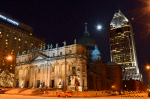 Photo de la Cath�drale Marie Reine du Monde la nuit